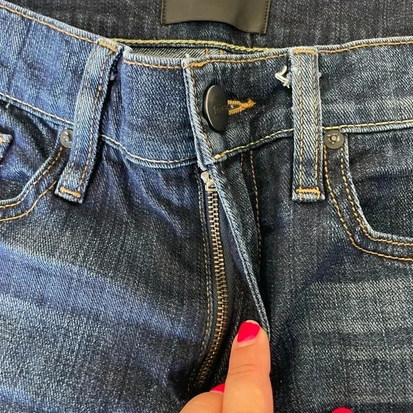 Vince 5 pocket relaxed rolled in destructed dark crimson distressed denim - Picture 3 of 12